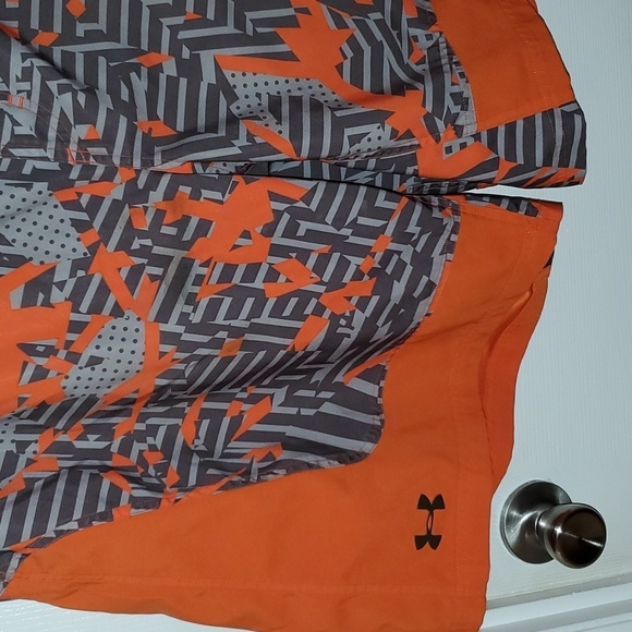 🍁Under Armour Swim Trunks Size 40 - Picture 3 of 7